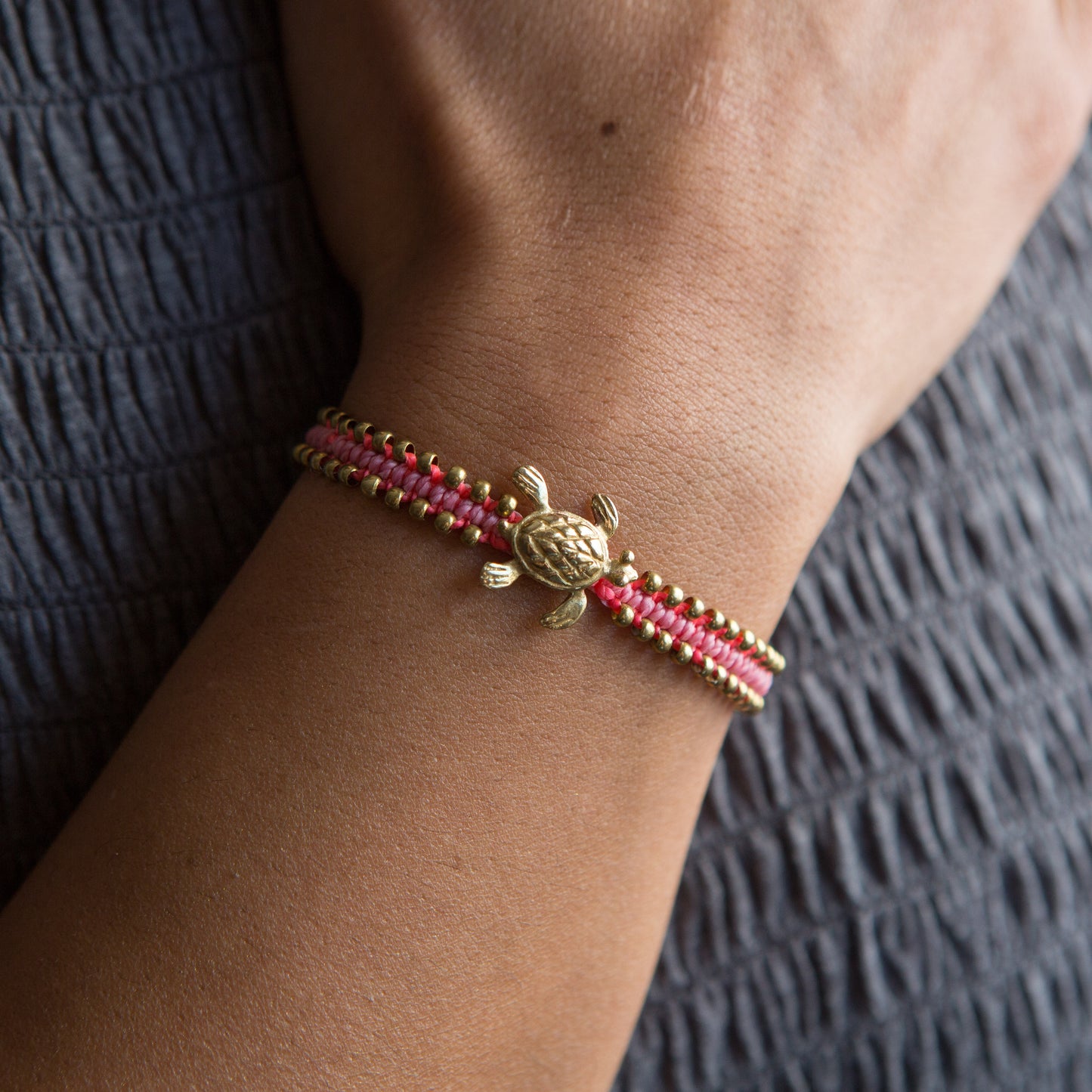 Pulsera Animal Precolombino Tortuga Fucsia