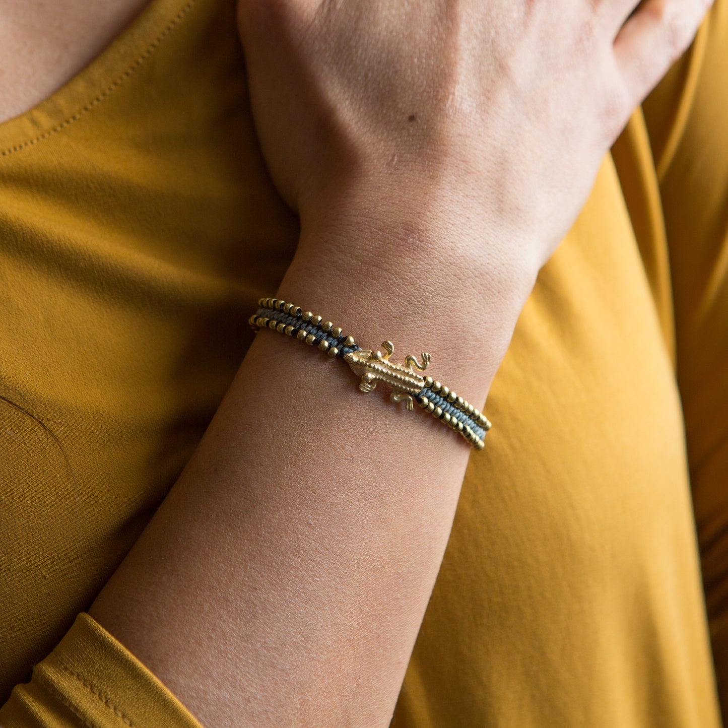 Pulsera Animal Precolombino Anfibio Gris/Negra